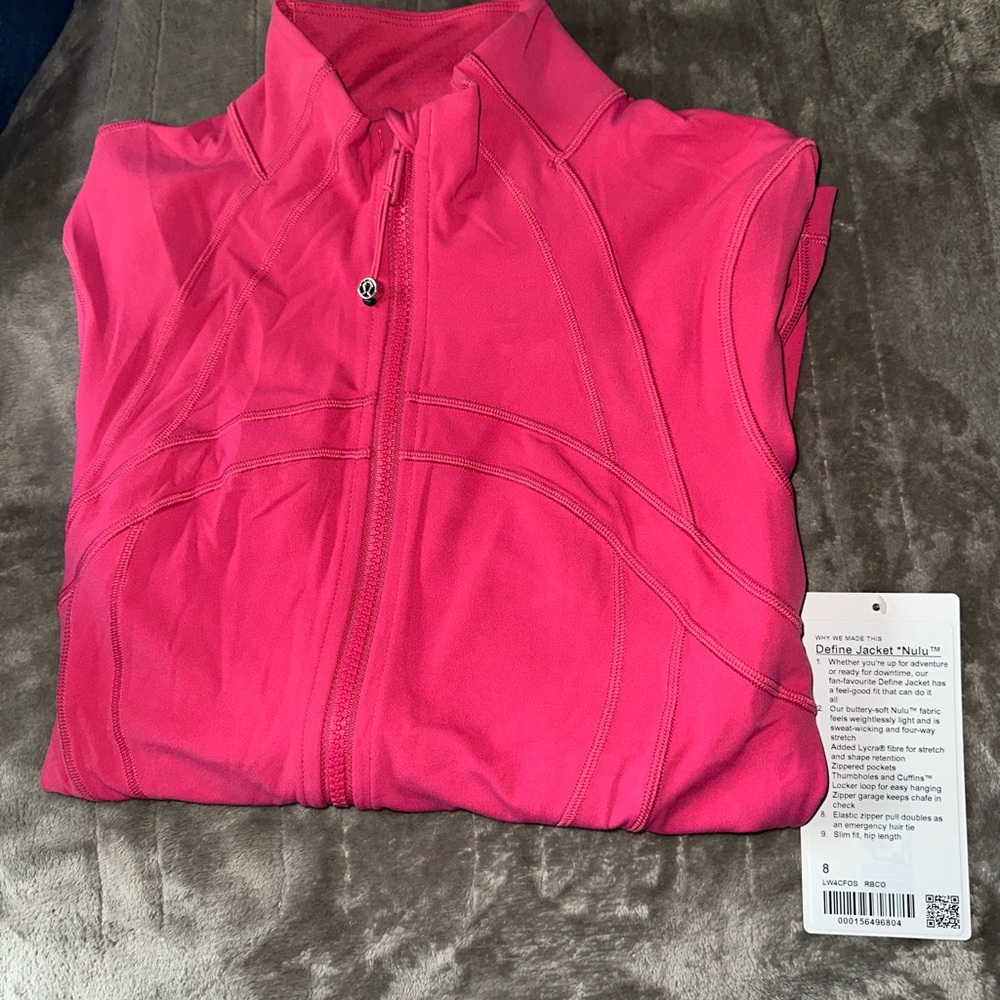 LULULEMON Define Jacket - Nulu - Raspberry
Coulis NWT SIZE: 8 - Picture 9 of 9